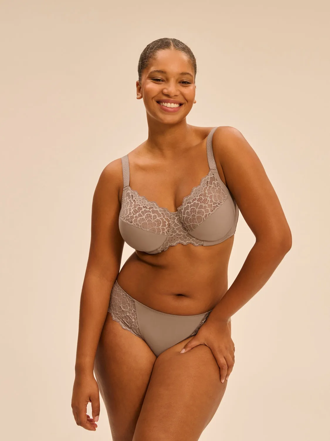 Caresse Full Cup - Greige