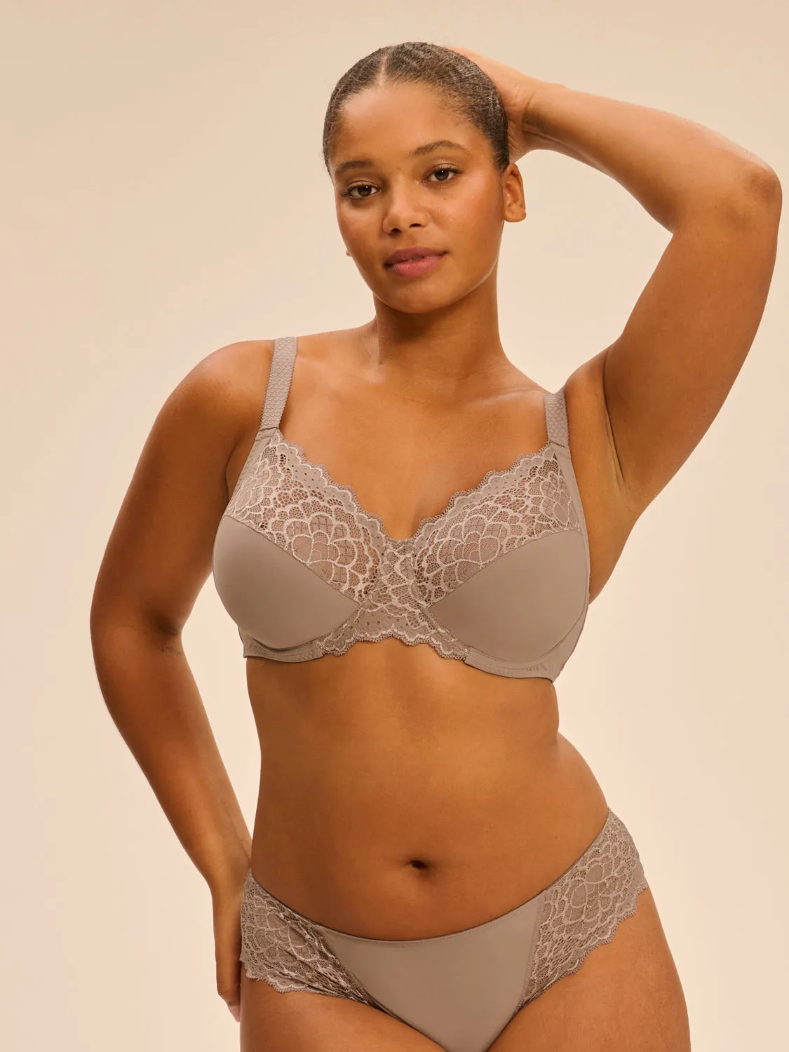 Caresse Full Cup - Greige